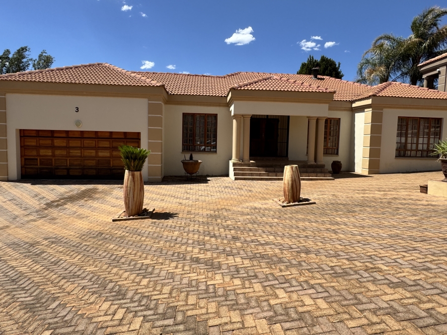 3 Bedroom Property for Sale in Wilkoppies North West